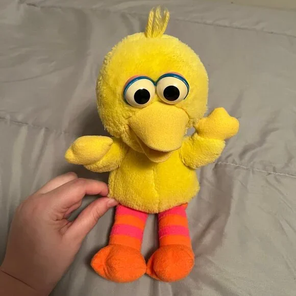 Vintage 1995 Big Bird from Sesame Street Yellow Plush Stuffed Animal Toy - Picture 1 of 7